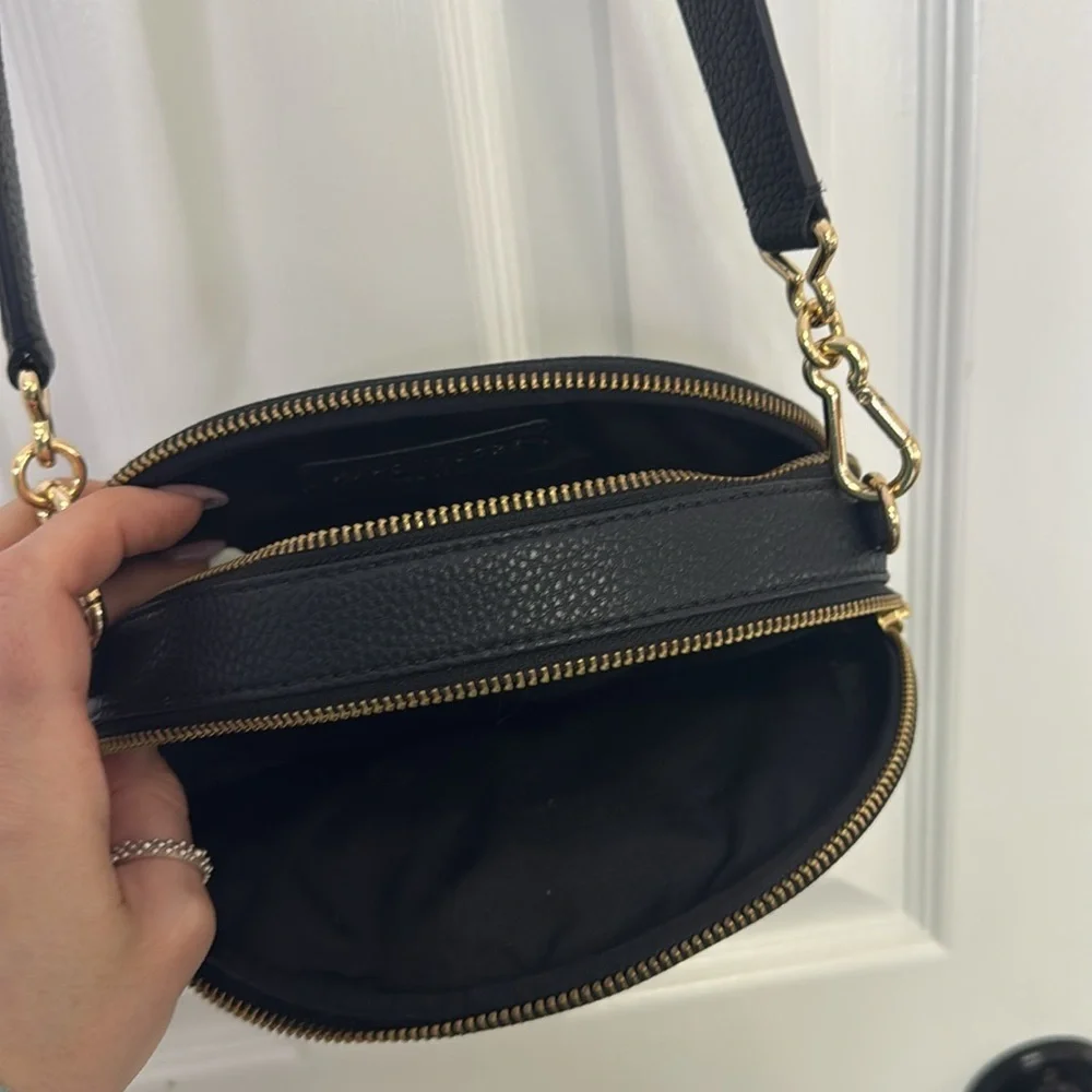 NWOT Marc Jacobs Black Oval Crossbody Bag with Gold Accents - Picture 14 of 14